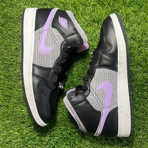 Jordan 1 Mid SE